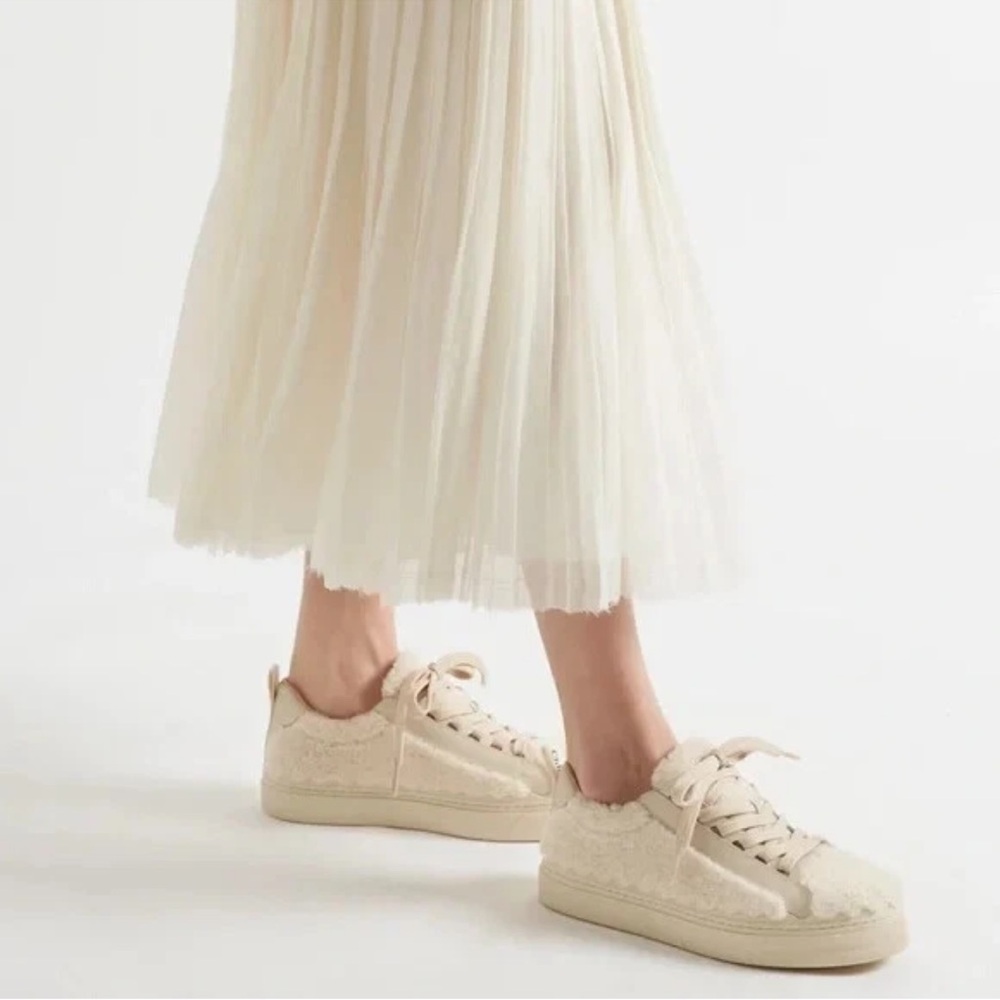 Chloé Beige Lauren Shearling Sneakers 37W with box and dustbag